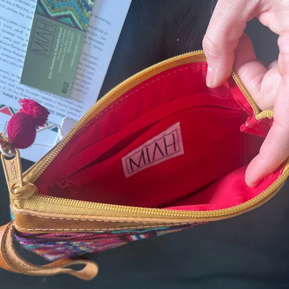 Miah Guatemala wristlet purse - Picture 2 of 6